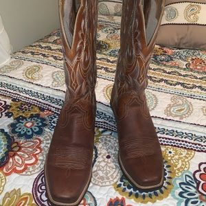 Ariat women’s cowboy boots